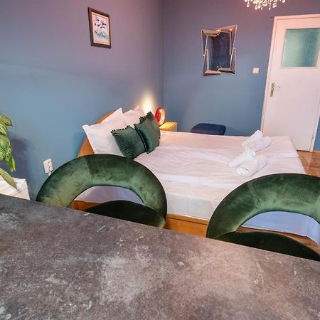 Private Studio In The Centre Varna Esterno foto