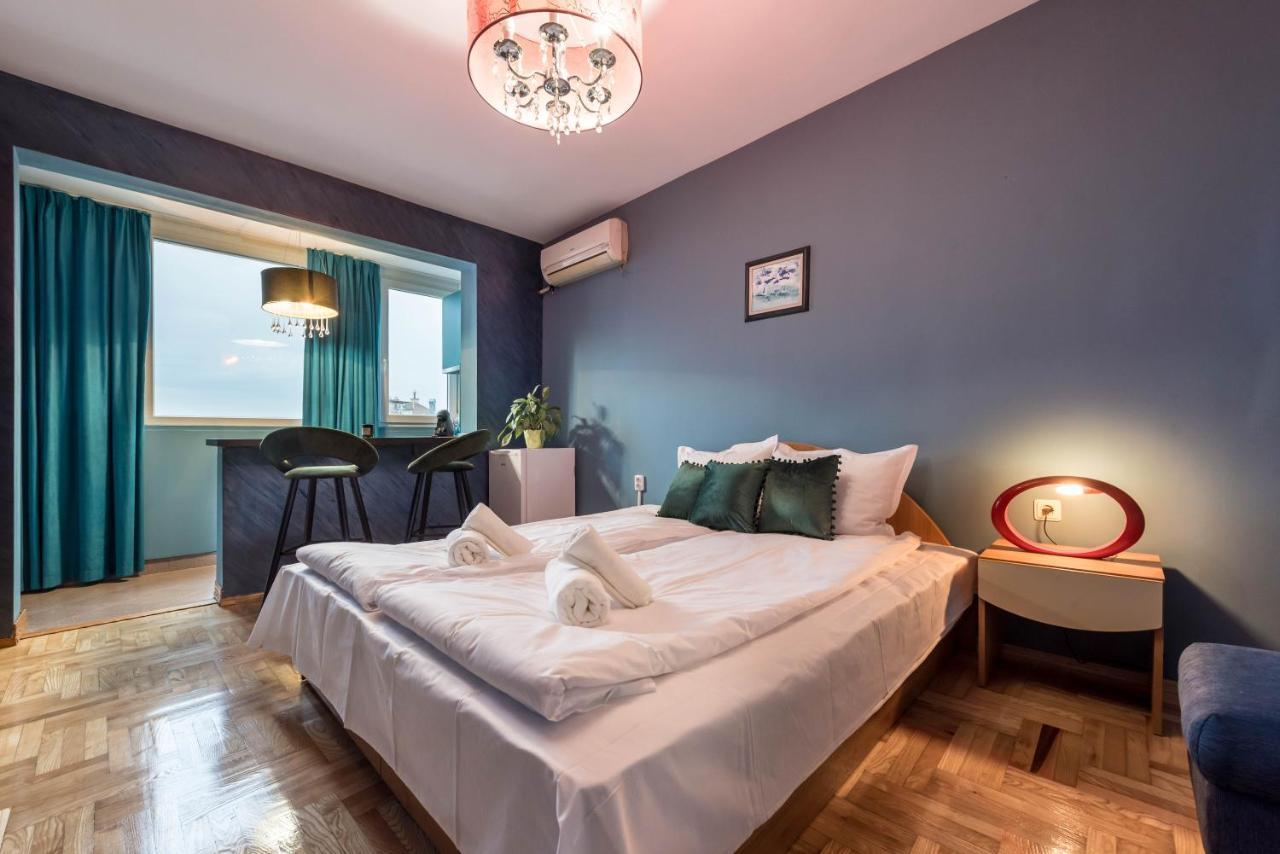 Private Studio In The Centre Varna Esterno foto