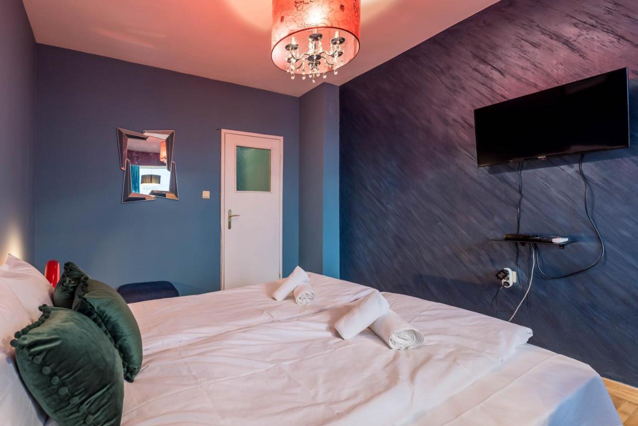 Private Studio In The Centre Varna Esterno foto