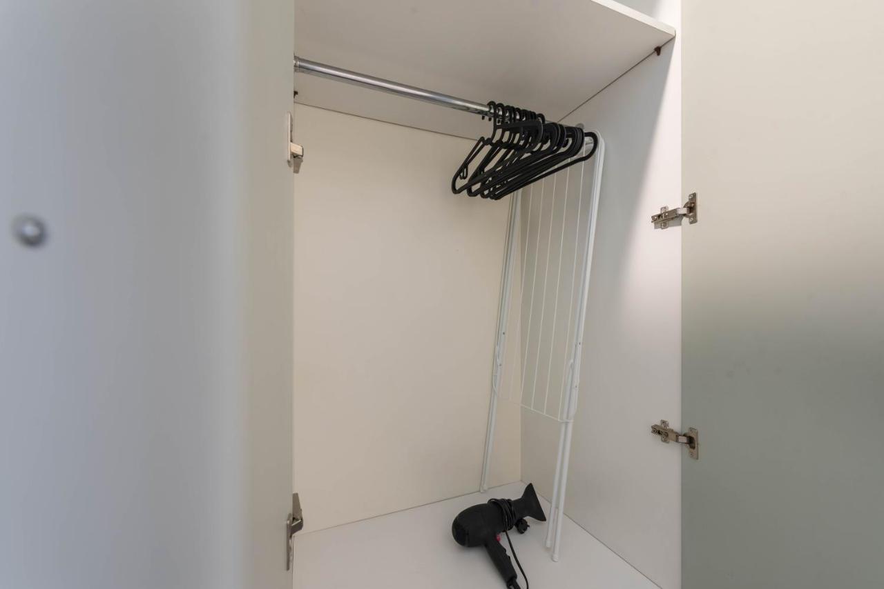 Private Studio In The Centre Varna Esterno foto