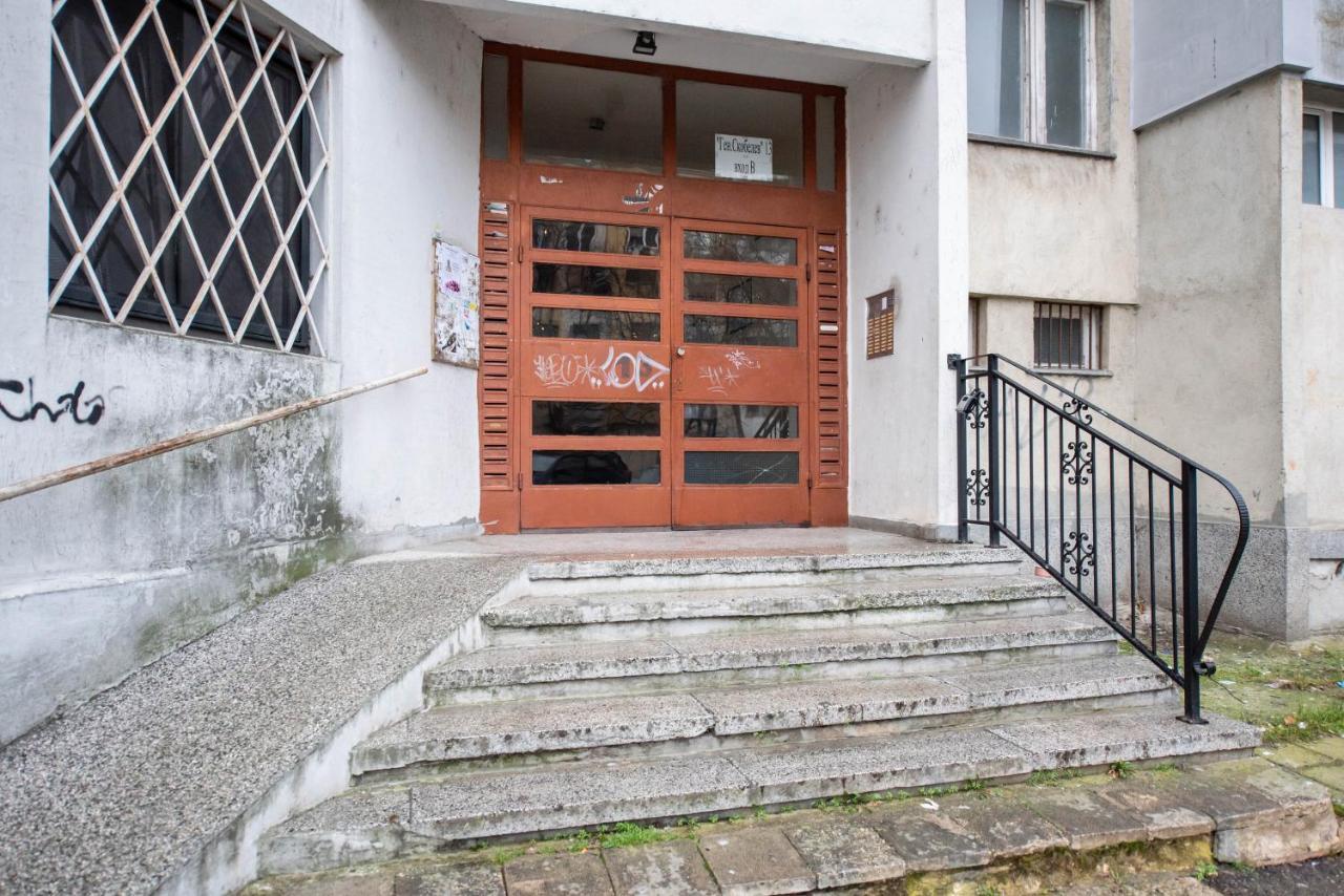 Private Studio In The Centre Varna Esterno foto