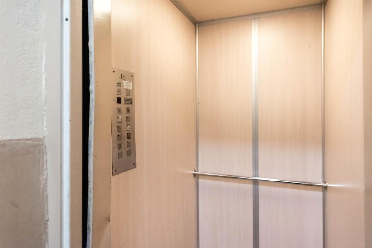 Private Studio In The Centre Varna Esterno foto